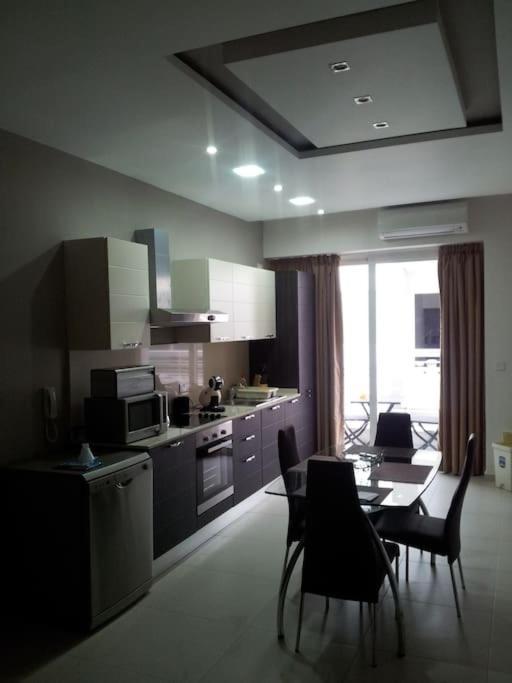 Sunny 2 Bedroom, 2 Bathrooms, Seaside Apt. 斯利马 外观 照片
