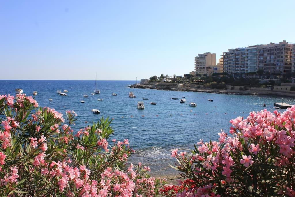 Sunny 2 Bedroom, 2 Bathrooms, Seaside Apt. 斯利马 外观 照片