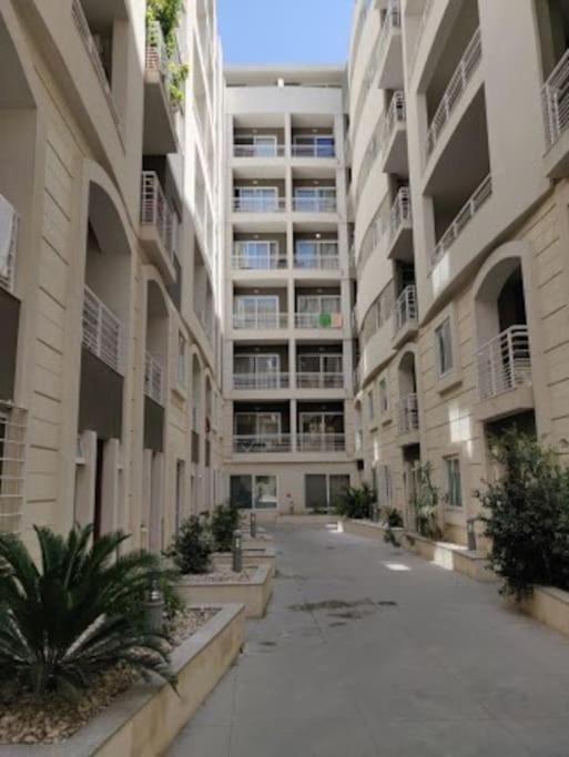 Sunny 2 Bedroom, 2 Bathrooms, Seaside Apt. 斯利马 外观 照片