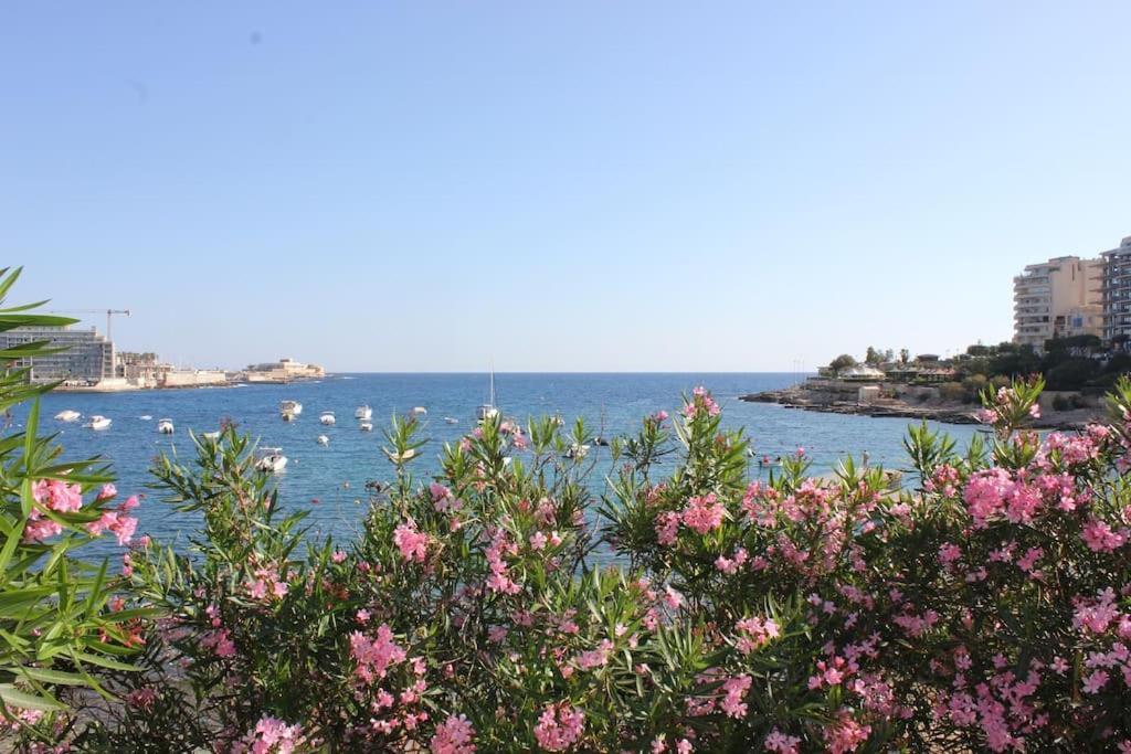 Sunny 2 Bedroom, 2 Bathrooms, Seaside Apt. 斯利马 外观 照片