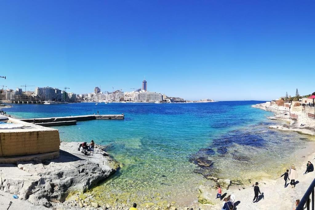 Sunny 2 Bedroom, 2 Bathrooms, Seaside Apt. 斯利马 外观 照片