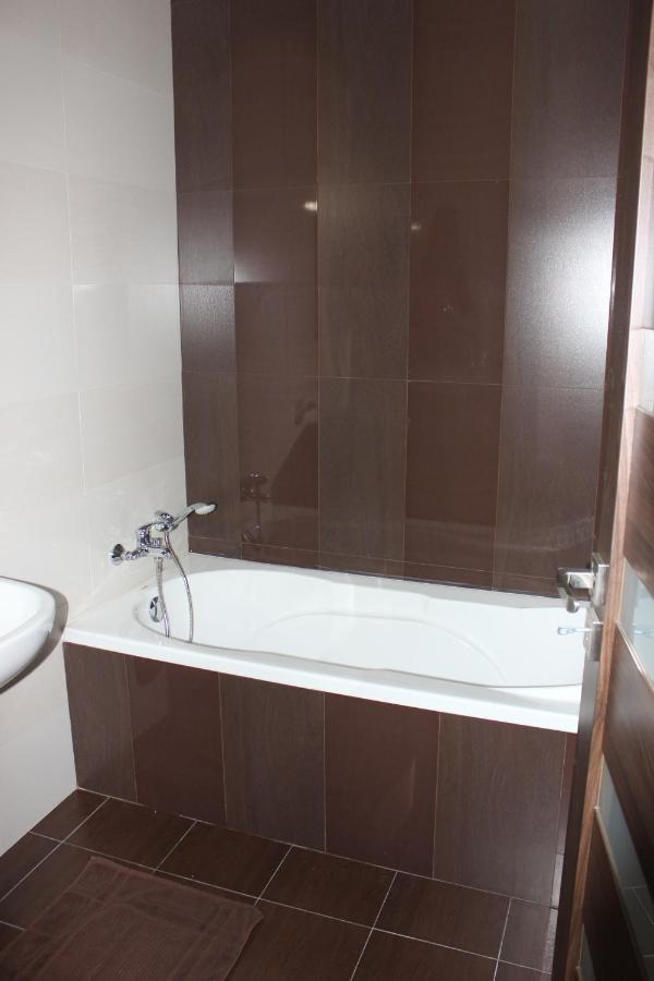 Sunny 2 Bedroom, 2 Bathrooms, Seaside Apt. 斯利马 外观 照片