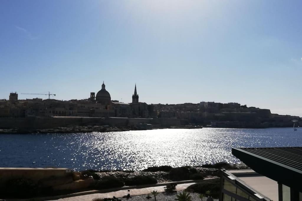 Sunny 2 Bedroom, 2 Bathrooms, Seaside Apt. 斯利马 外观 照片